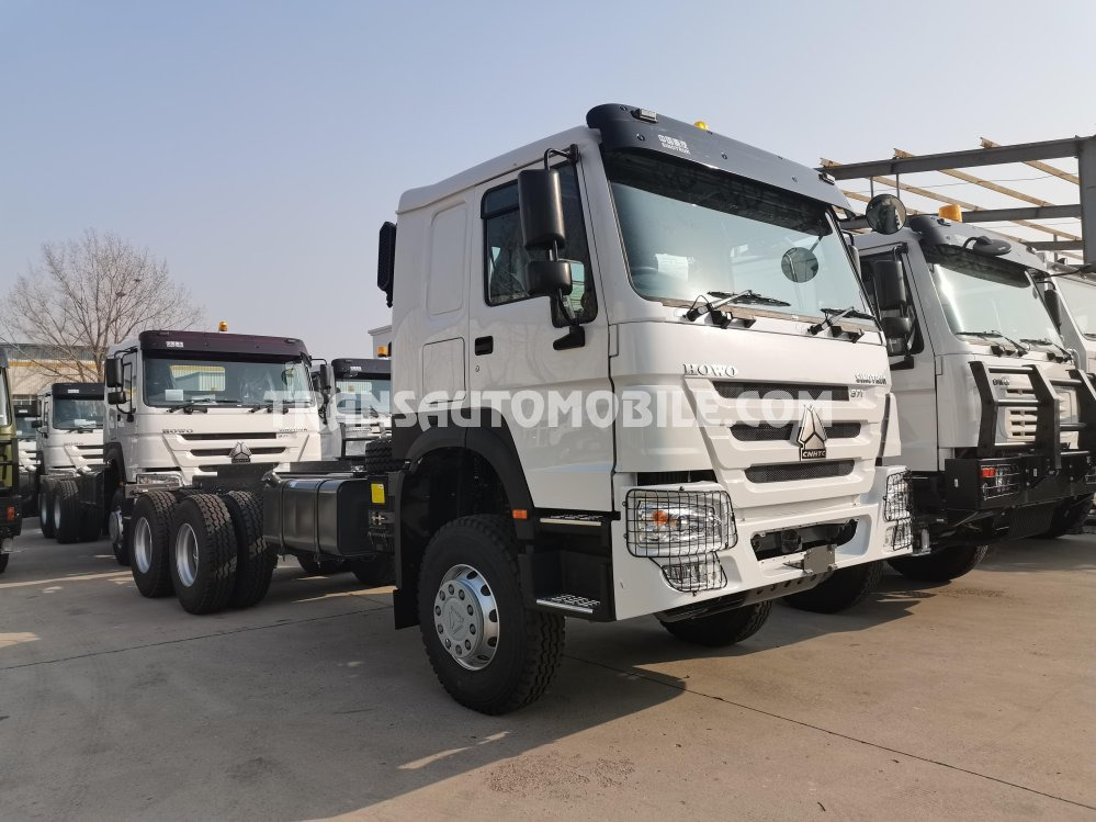 Sinotruk HOWO 6X6 ALL-WHEEL DRIVE - Tractor unit: picture 1 Sinotruk HOWO 6X6 ALL-WHEEL DRIVE - Tractor unit: picture 1