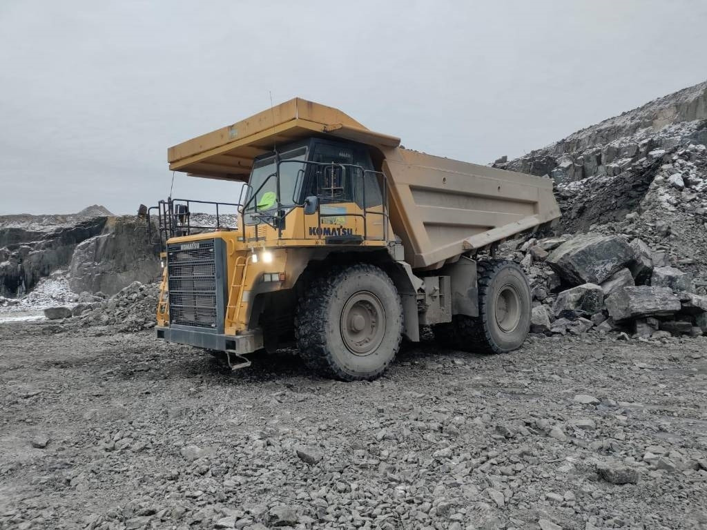 Komatsu HD605-7 - Rigid dumper/ Rock truck: picture 2 Komatsu HD605-7 - Rigid dumper/ Rock truck: picture 2