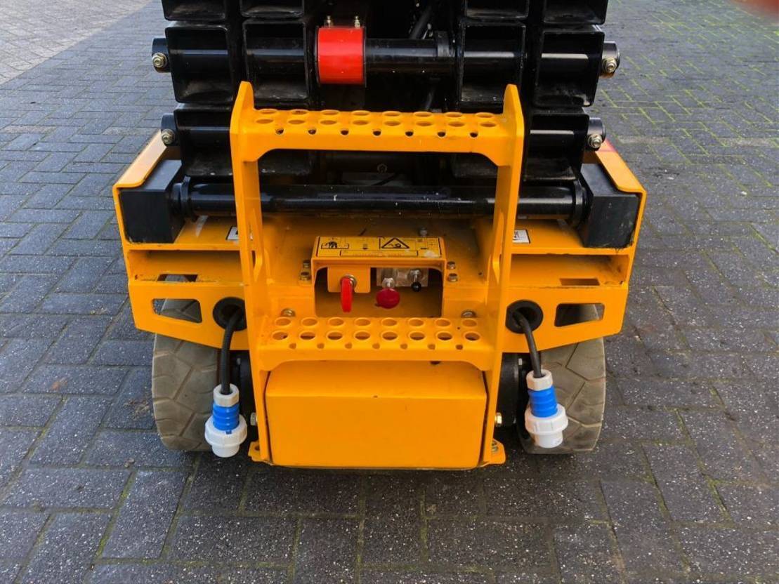 JCB S1930E - Scissor lift: picture 4 JCB S1930E - Scissor lift: picture 4