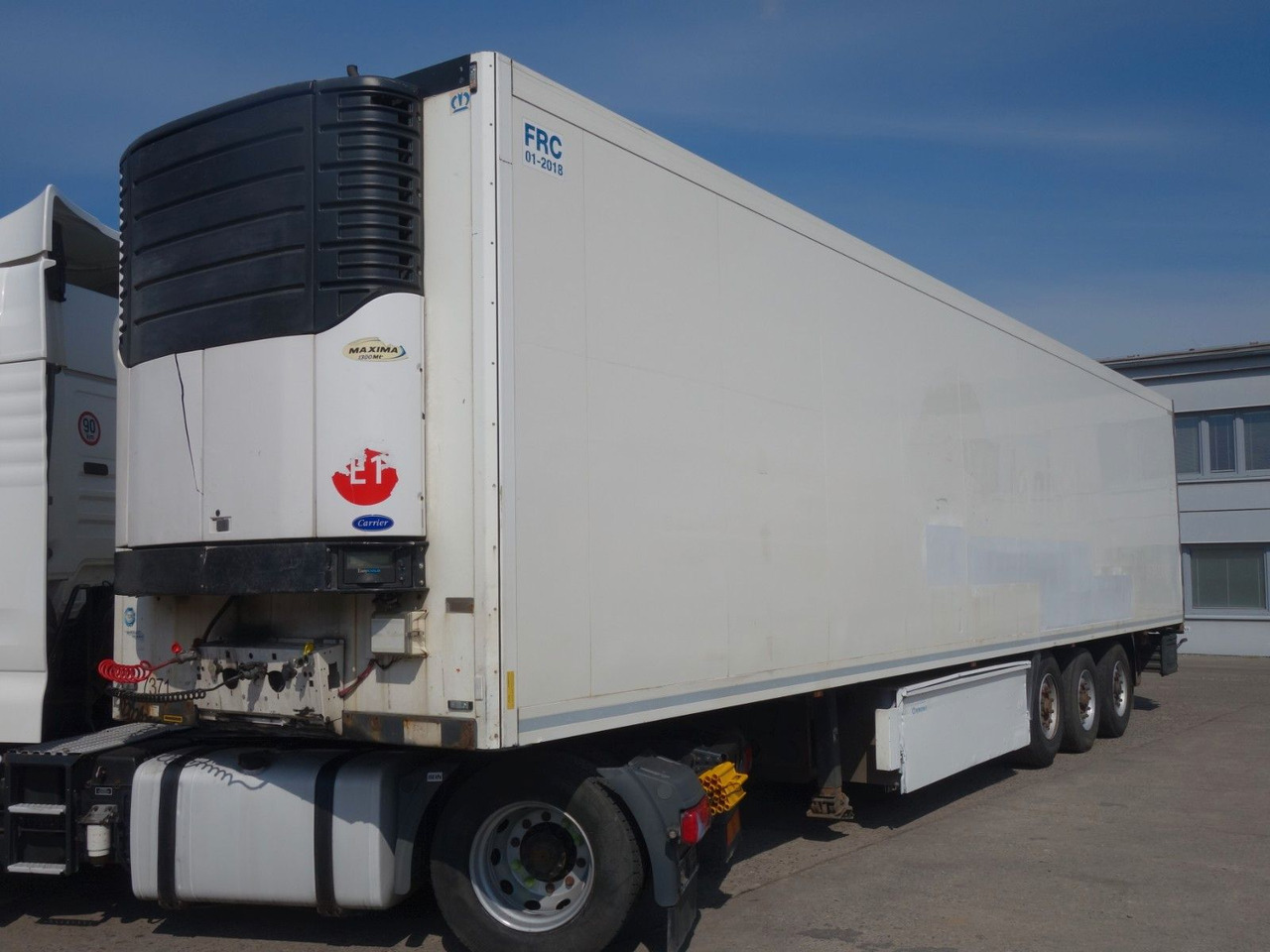 Krone SD, Carrier Vector 1300, 2 Kammern - Refrigerator semi-trailer: picture 1 Krone SD, Carrier Vector 1300, 2 Kammern - Refrigerator semi-trailer: picture 1