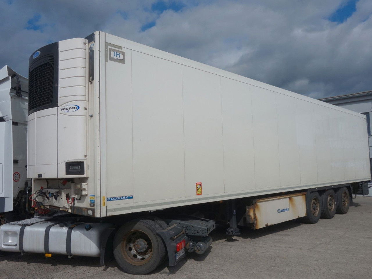 Krone SD, Carrier Vector 1350 SD, Carrier Vector 1350 - Refrigerator semi-trailer: picture 1 Krone SD, Carrier Vector 1350 SD, Carrier Vector 1350 - Refrigerator semi-trailer: picture 1