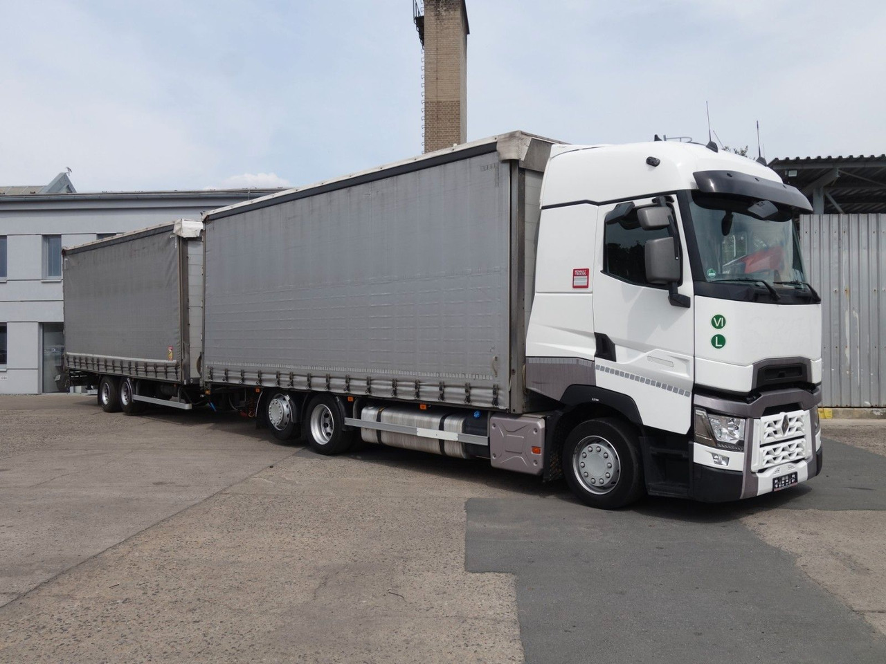 Renault T520 6x2 + trailer, 120m3, 2x Liftachse - Curtainsider truck: picture 2 Renault T520 6x2 + trailer, 120m3, 2x Liftachse - Curtainsider truck: picture 2