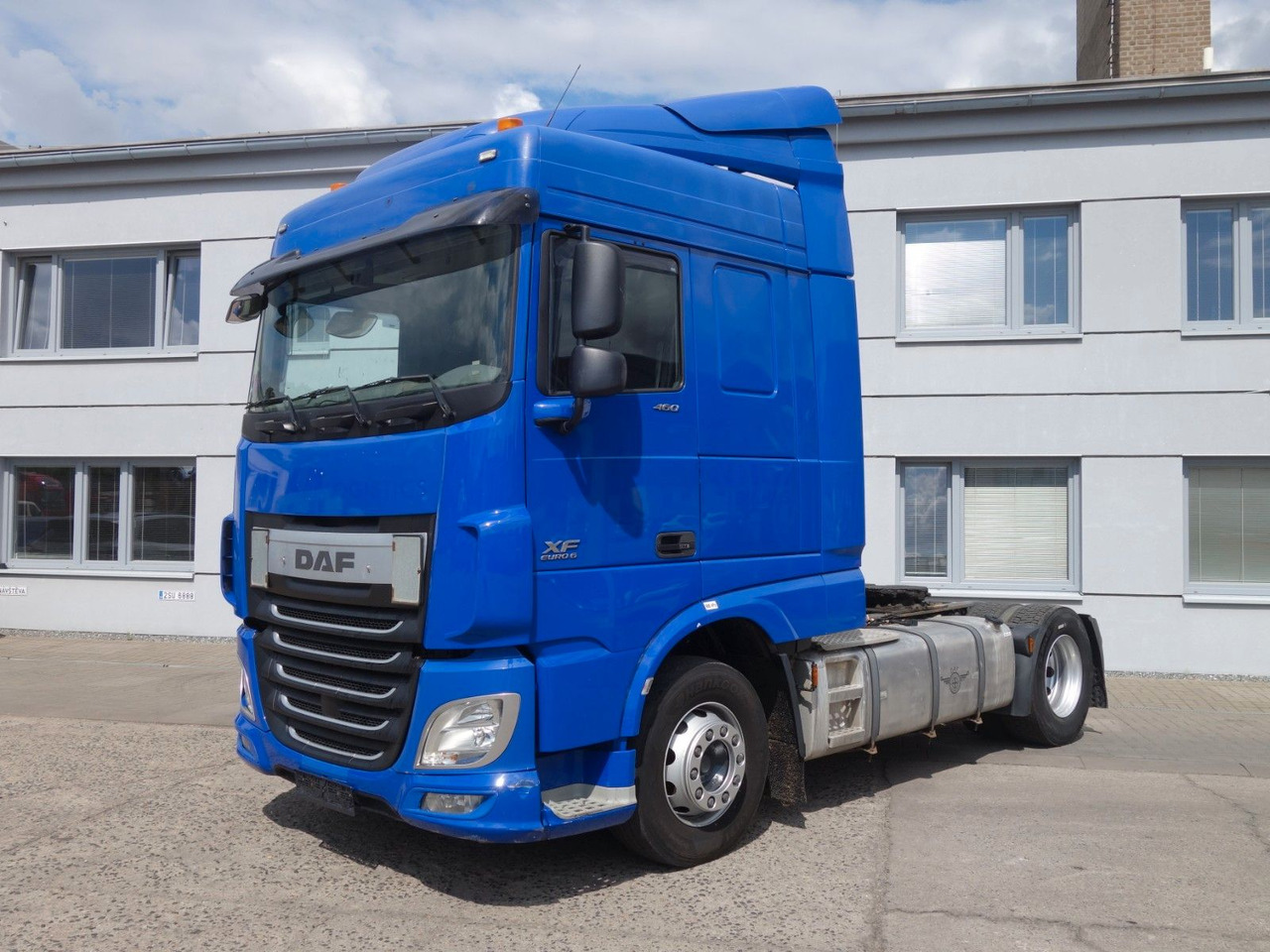 DAF XF 460 SC Standard, Standklima, 3 Stk. - Tractor unit: picture 2 DAF XF 460 SC Standard, Standklima, 3 Stk. - Tractor unit: picture 2