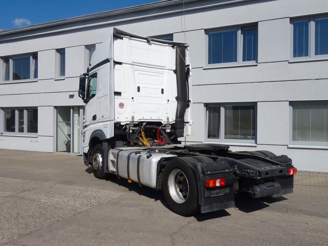 Tractor unit Mercedes-Benz Actros 1845 LS Standard Giga Space: picture 6
