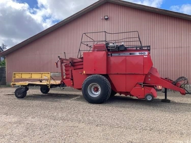 Massey Ferguson LB190 Fieldstar m/ parkland ballevogn - Square baler: picture 1 Massey Ferguson LB190 Fieldstar m/ parkland ballevogn - Square baler: picture 1