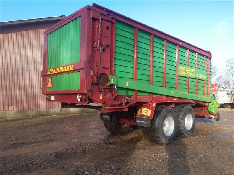 Strautmann Giga Vitesse CFS 4401 - Self-loading wagon: picture 3 Strautmann Giga Vitesse CFS 4401 - Self-loading wagon: picture 3