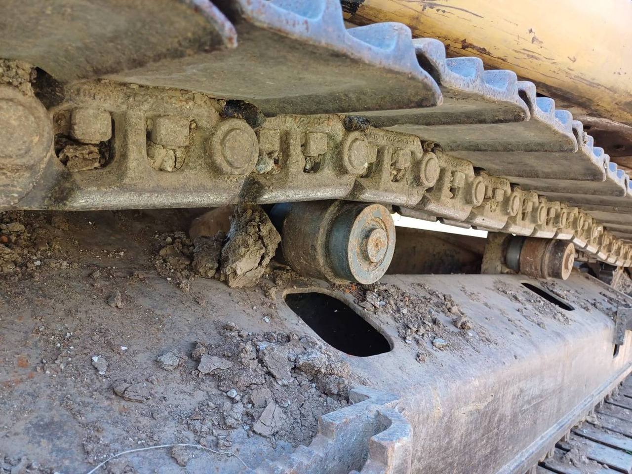 Crawler excavator CAT 318C: picture 14