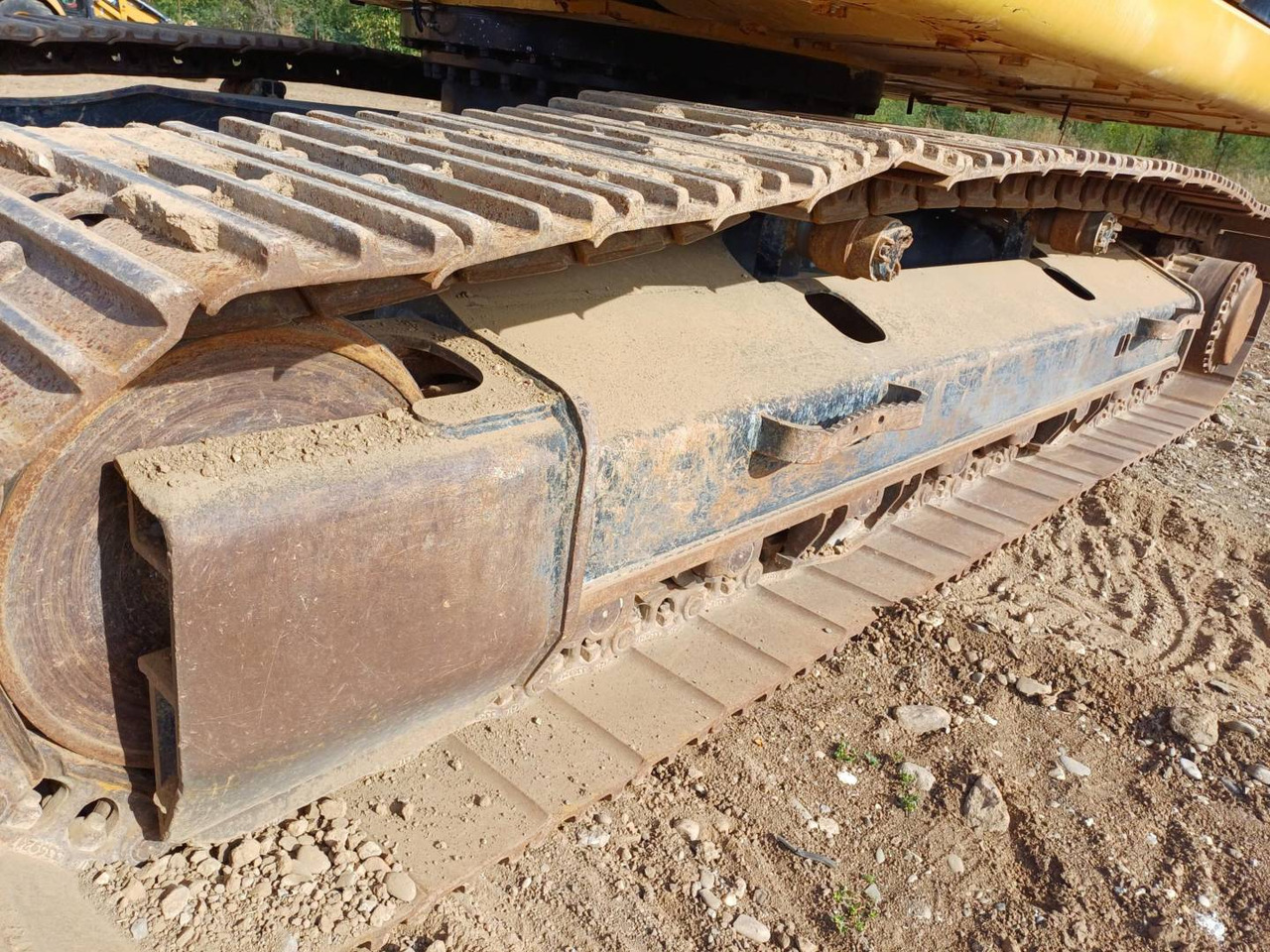 Crawler excavator CAT 326FLN: picture 18