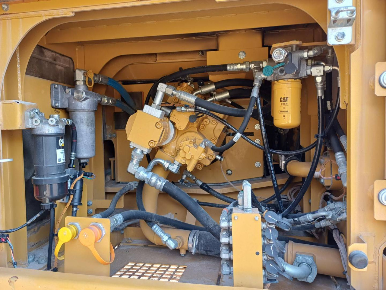 Crawler excavator CAT 326FLN: picture 22