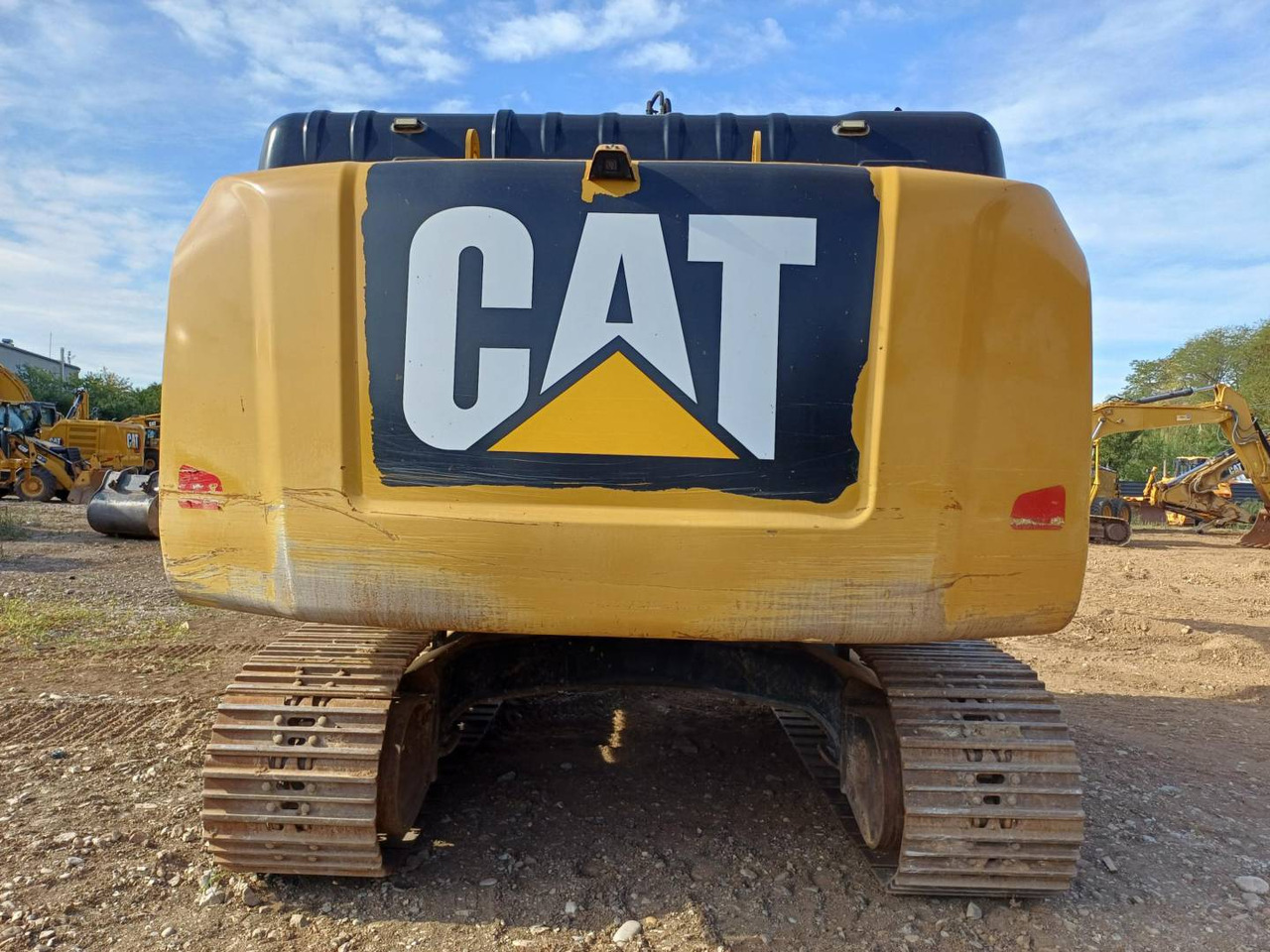 Crawler excavator CAT 326FLN: picture 20