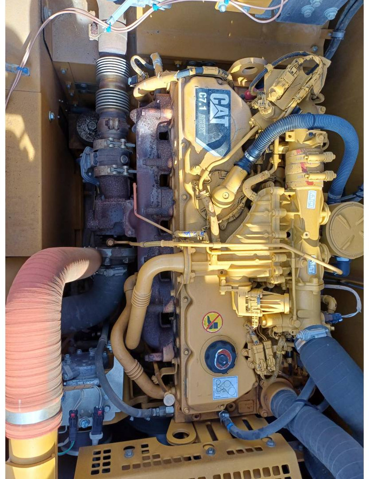 Crawler excavator CAT 326FLN: picture 23