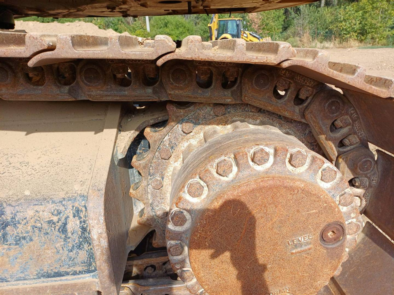 Crawler excavator CAT 326FLN: picture 17