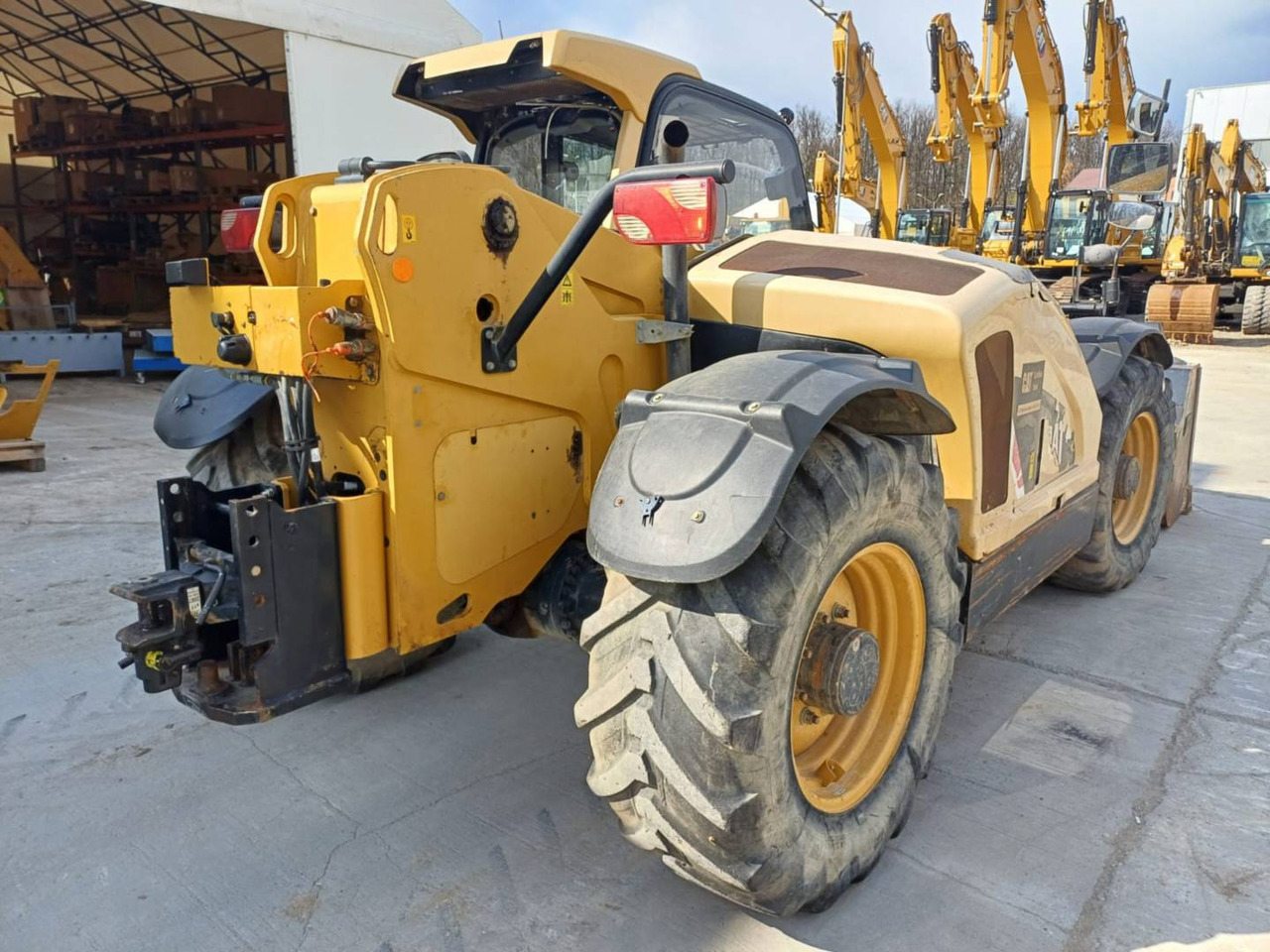 CAT TH407C - Telescopic handler: picture 4 CAT TH407C - Telescopic handler: picture 4