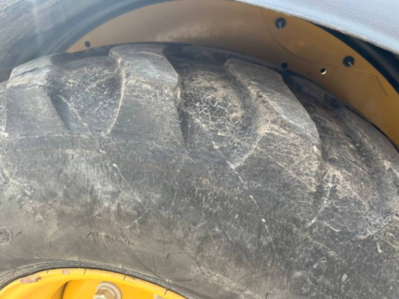 Wheel loader CAT 907M: picture 18