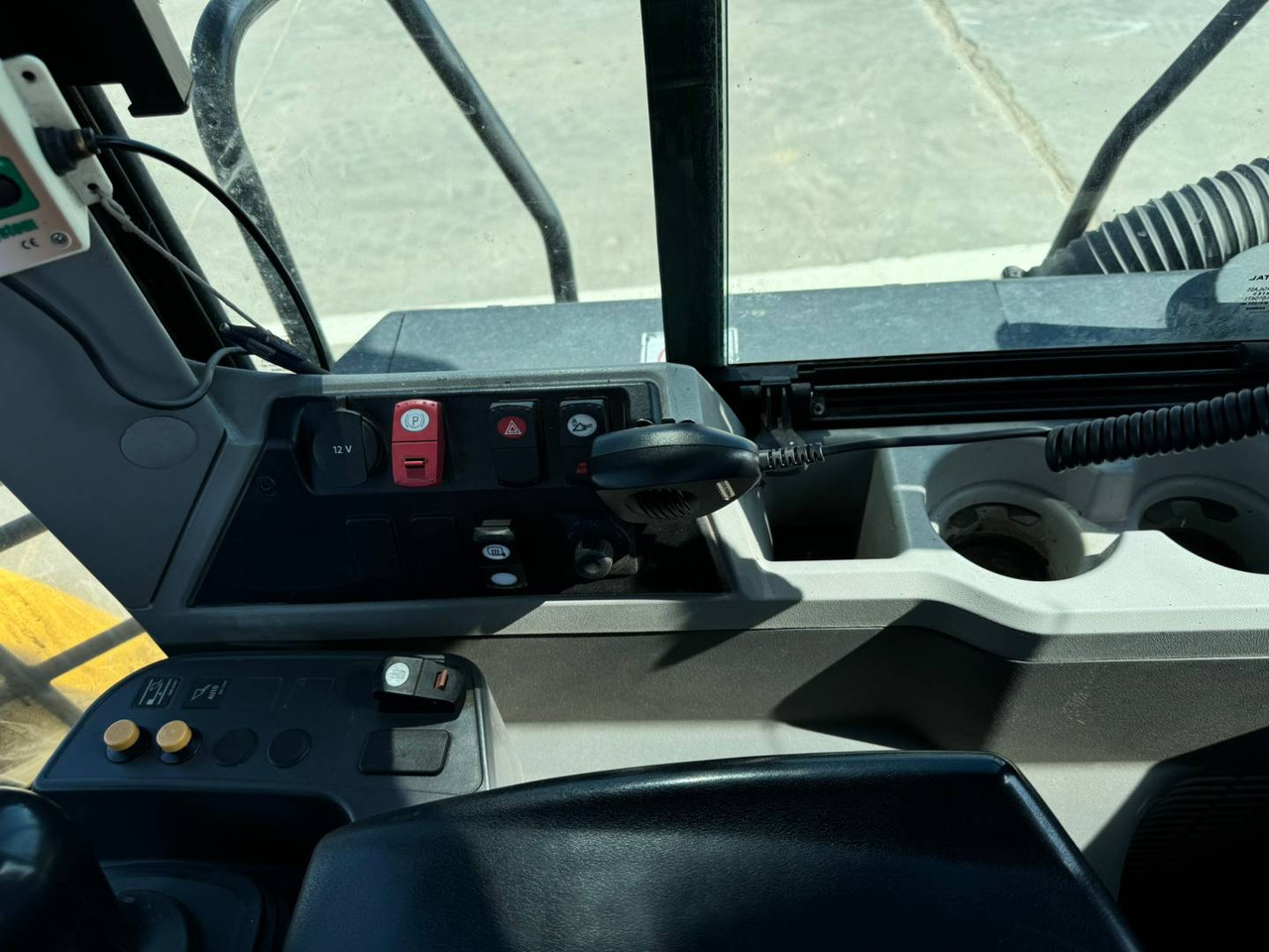 Wheel loader CAT 962M: picture 32 Wheel loader CAT 962M: picture 32