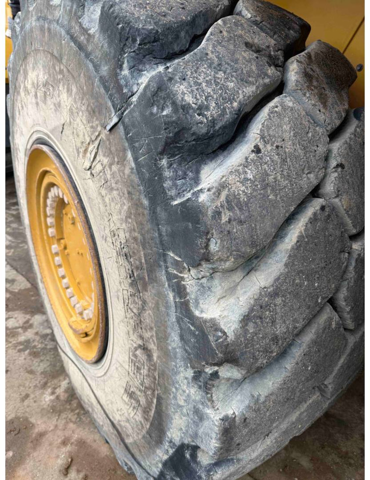 Wheel loader CAT 980: picture 30