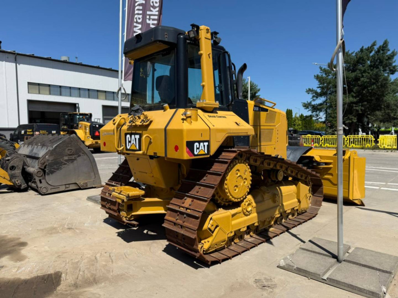 CAT D6NXL - Bulldozer: picture 3 CAT D6NXL - Bulldozer: picture 3