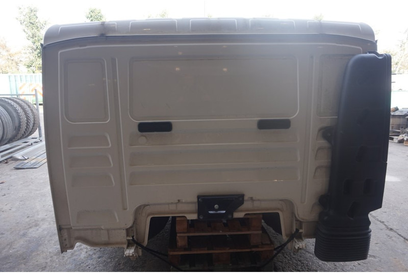 MAN F99L10 TGM 6 CYL 81.60000-7786 - Cab and interior for Truck: picture 4 MAN F99L10 TGM 6 CYL 81.60000-7786 - Cab and interior for Truck: picture 4