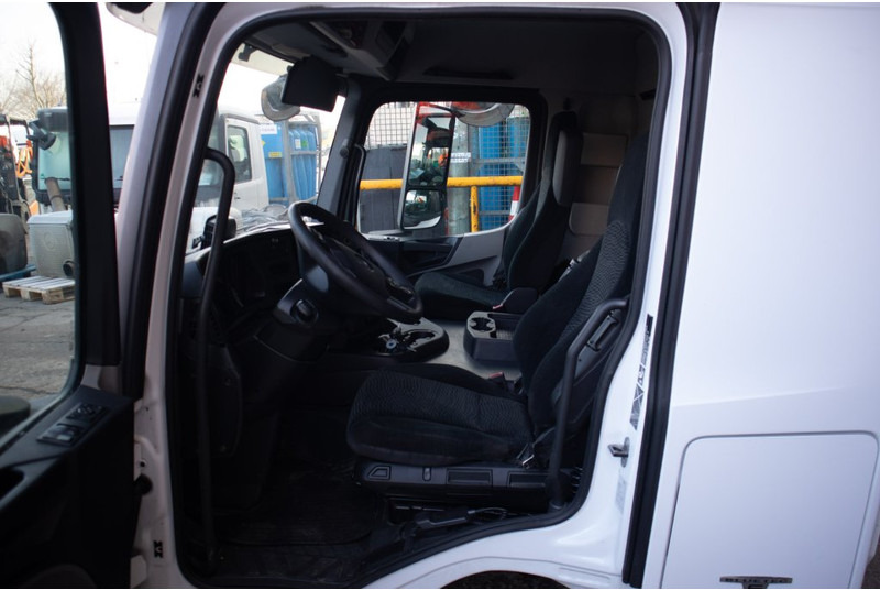Mercedes-Benz M-CLASSIC 2.3 TUNNEL 320MM - Cab and interior for Truck: picture 5 Mercedes-Benz M-CLASSIC 2.3 TUNNEL 320MM - Cab and interior for Truck: picture 5