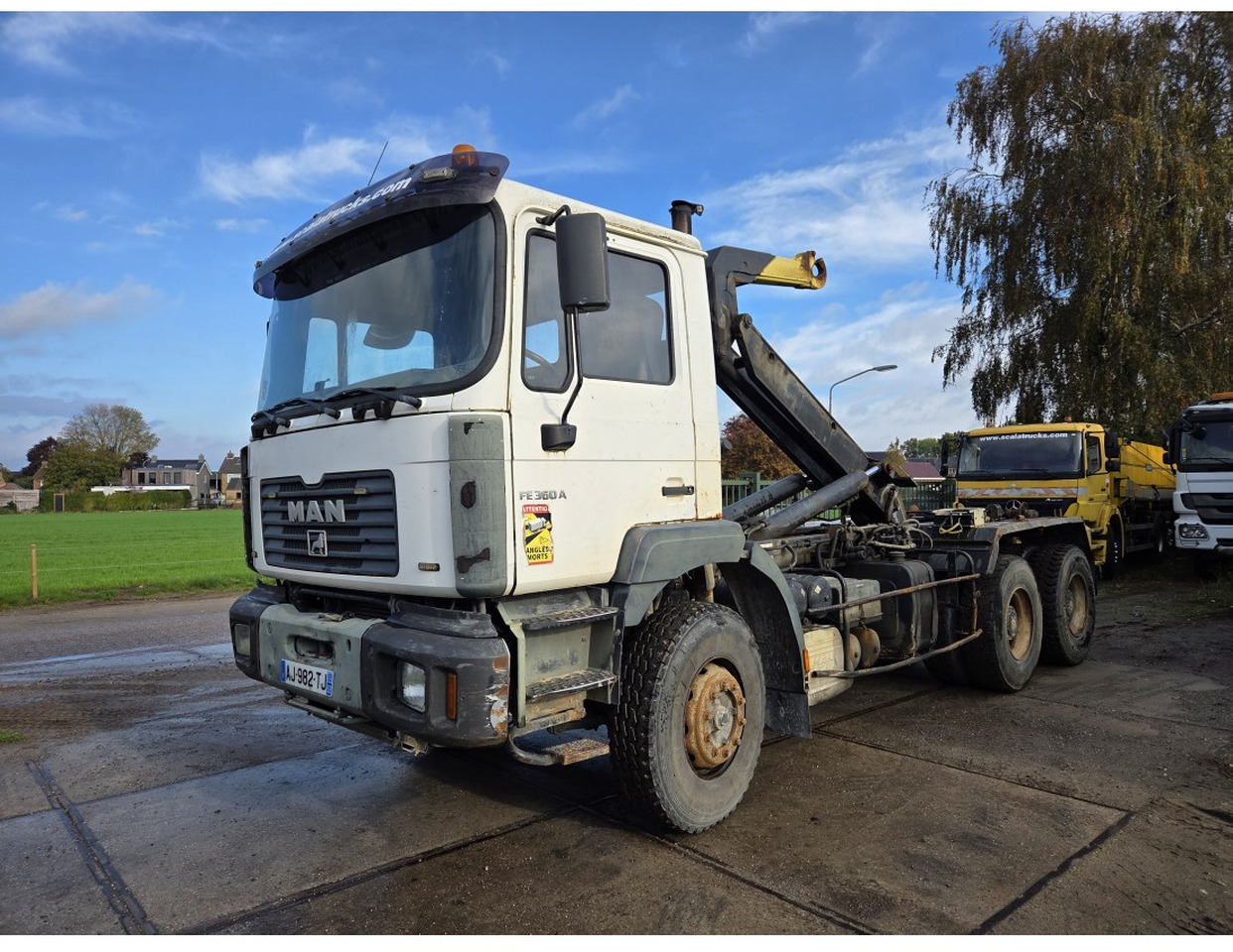 MAN FE 360 6X4 HOOKLIFT 6 CYL MANUAL GEARBOX - Hook lift truck: picture 1 MAN FE 360 6X4 HOOKLIFT 6 CYL MANUAL GEARBOX - Hook lift truck: picture 1