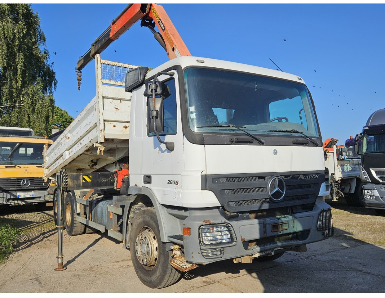 MERCEDES ACTROS 2636 6X4 TIPPER CRANE 15002 EPS - Tipper, Crane truck: picture 3 MERCEDES ACTROS 2636 6X4 TIPPER CRANE 15002 EPS - Tipper, Crane truck: picture 3