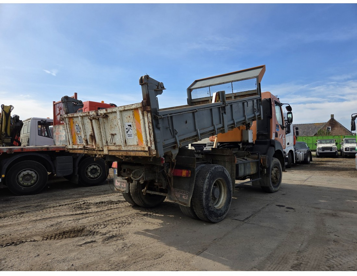 Renault Kerax 340 4x4 Tipper Manual Gearbox Mechanical pump Pompe Mecanique - Tipper: picture 2 Renault Kerax 340 4x4 Tipper Manual Gearbox Mechanical pump Pompe Mecanique - Tipper: picture 2