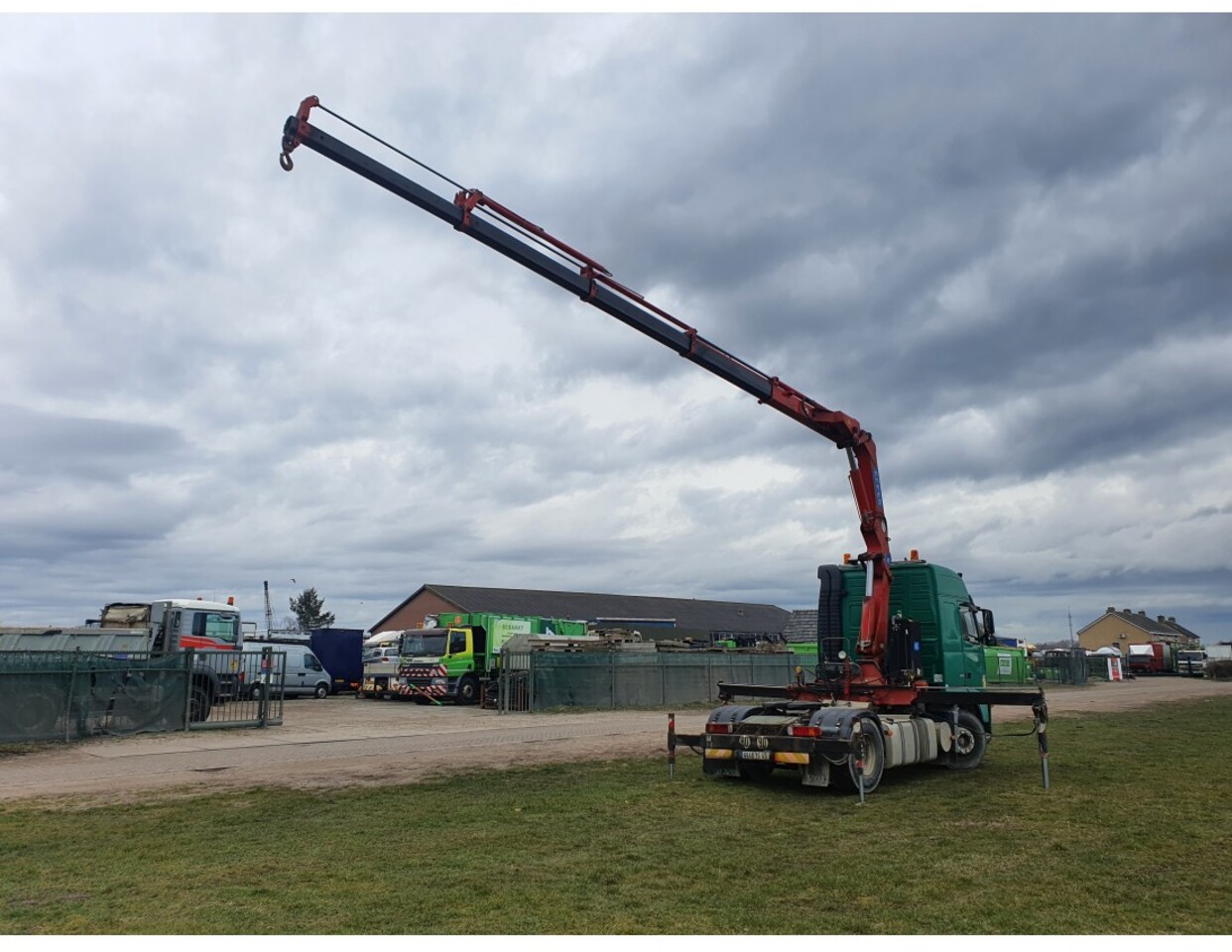 VOLVO FH 420 4X2 EURO 3 CRANE EFFER 25T 13M REMOTE CONTROL MANUAL RETARDER - Tractor unit: picture 2 VOLVO FH 420 4X2 EURO 3 CRANE EFFER 25T 13M REMOTE CONTROL MANUAL RETARDER - Tractor unit: picture 2