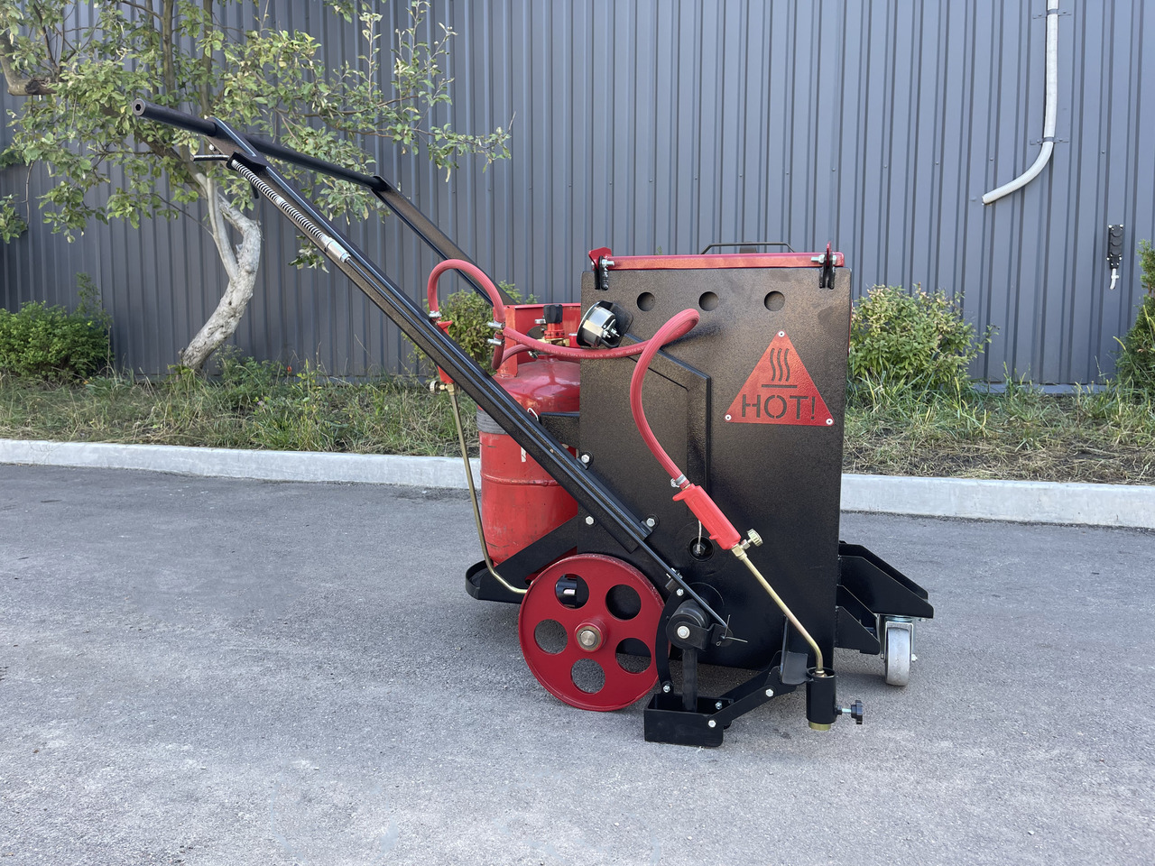 TICAB Manufacturer, Mini Crack Sealing Machine , Hand Push Crack Fill Machine - Asphalt distributor: picture 1 TICAB Manufacturer, Mini Crack Sealing Machine , Hand Push Crack Fill Machine - Asphalt distributor: picture 1