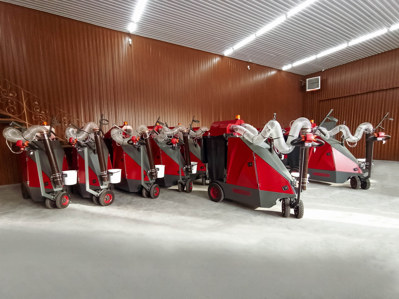 ТІСАВ Street Vacuum Cleaner, Outdoor Vacuum Sweeper, Manufacturer, City Ant - Industrial vacuum cleaner: picture 3 ТІСАВ Street Vacuum Cleaner, Outdoor Vacuum Sweeper, Manufacturer, City Ant - Industrial vacuum cleaner: picture 3