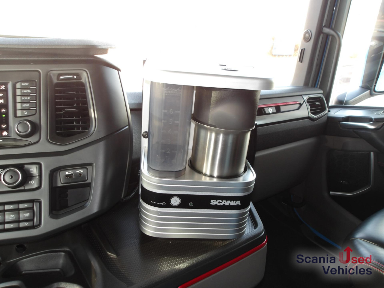 SCANIA S 590 NB - V8 - FULL AIR - HYDRAULIK - LEDER - - Tractor unit: picture 5 SCANIA S 590 NB - V8 - FULL AIR - HYDRAULIK - LEDER - - Tractor unit: picture 5