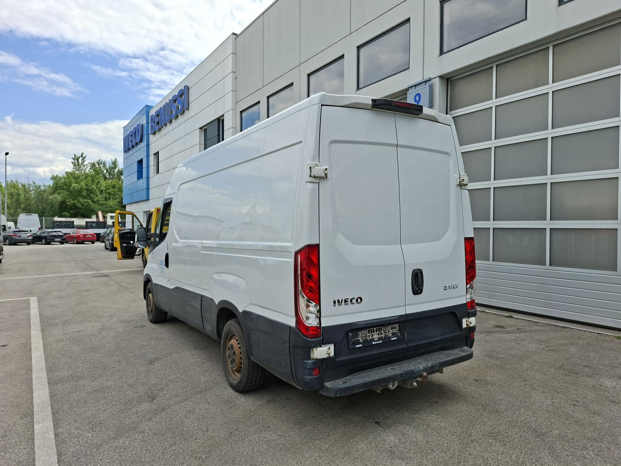 IVECO Daily 35S13V - Passenger van: picture 3 IVECO Daily 35S13V - Passenger van: picture 3