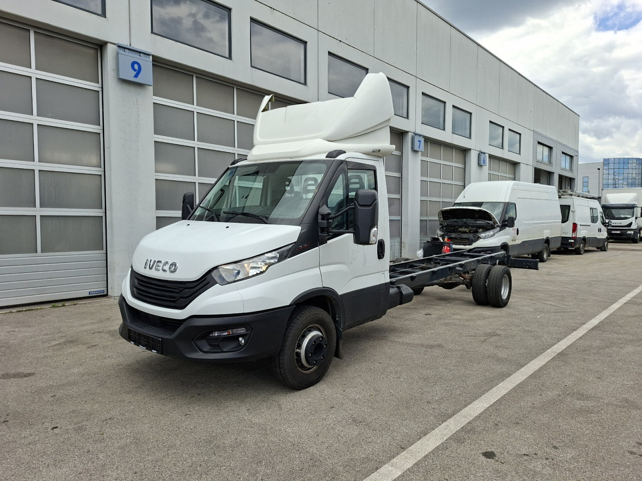 IVECO Daily 70C18H - Cab chassis truck: picture 1 IVECO Daily 70C18H - Cab chassis truck: picture 1