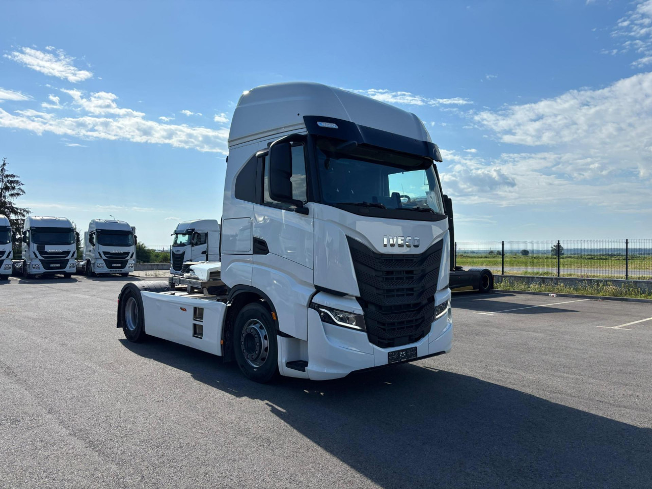 IVECO S-Way AS440S49T/P - Tractor unit: picture 2 IVECO S-Way AS440S49T/P - Tractor unit: picture 2