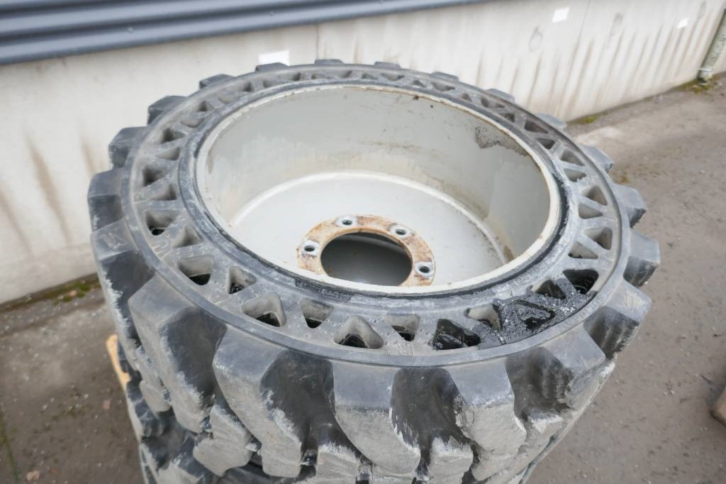 ATN Zebra 16 Hjul - Tire for Construction machinery: picture 1 ATN Zebra 16 Hjul - Tire for Construction machinery: picture 1