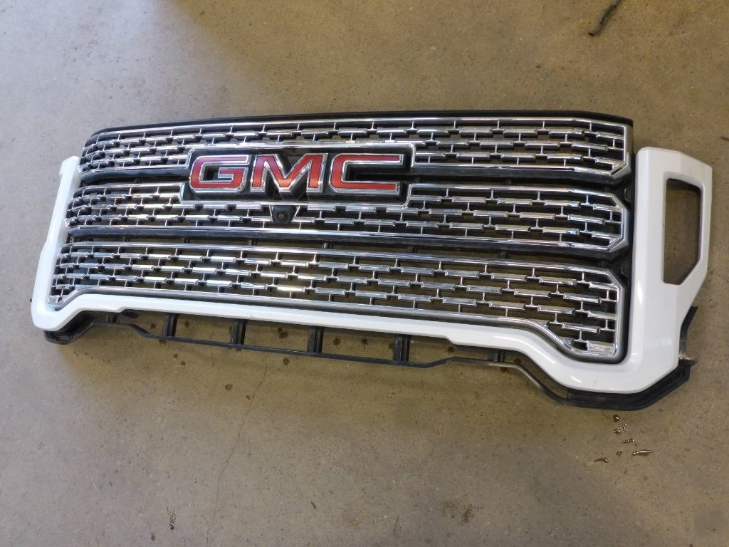 GMC Denali 2021 Grill - Cab for Truck: picture 1 GMC Denali 2021 Grill - Cab for Truck: picture 1