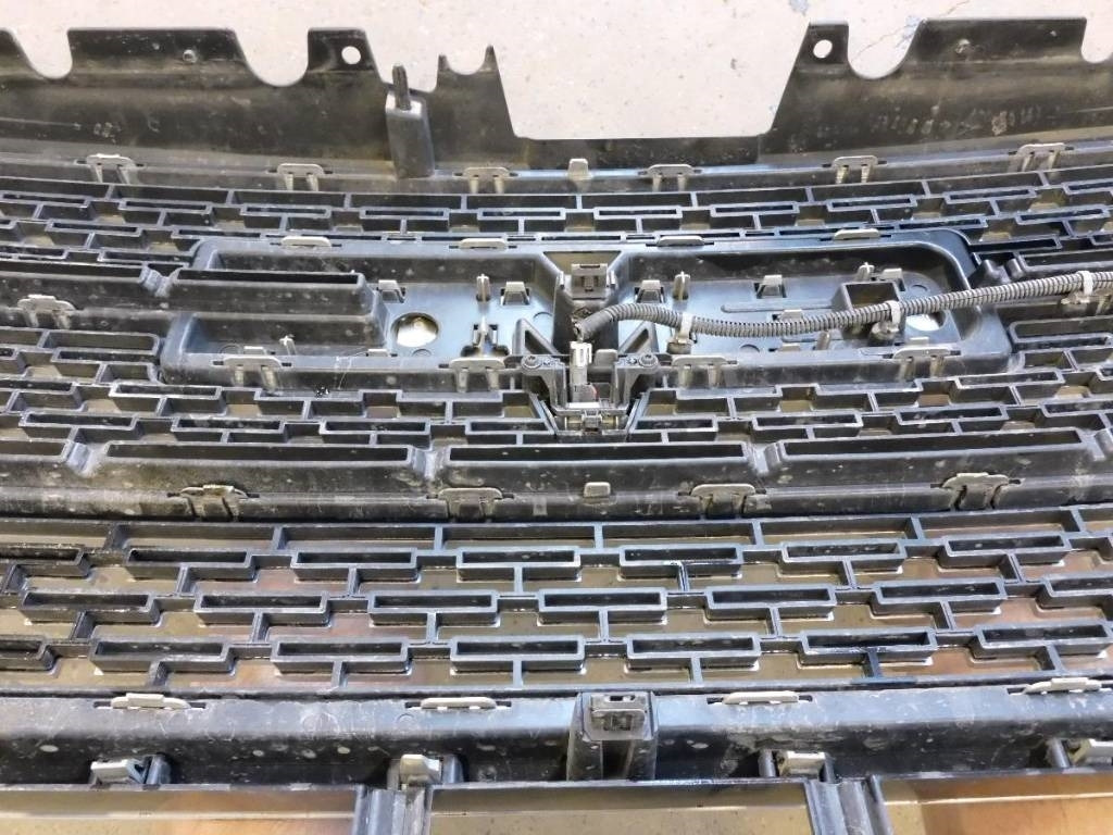 GMC Denali 2021 Grill - Cab for Truck: picture 5 GMC Denali 2021 Grill - Cab for Truck: picture 5