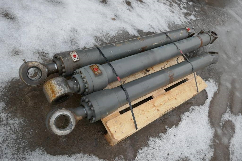 Volvo EC 210 C L, Bom cylinder, voe14534531 - Hydraulics for Construction machinery: picture 1 Volvo EC 210 C L, Bom cylinder, voe14534531 - Hydraulics for Construction machinery: picture 1