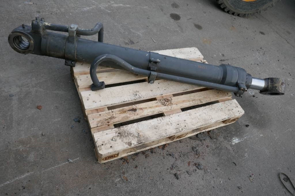 Volvo EC 380 D L, Skopcylinder, VOE8281909 - Hydraulics for Construction machinery: picture 2 Volvo EC 380 D L, Skopcylinder, VOE8281909 - Hydraulics for Construction machinery: picture 2