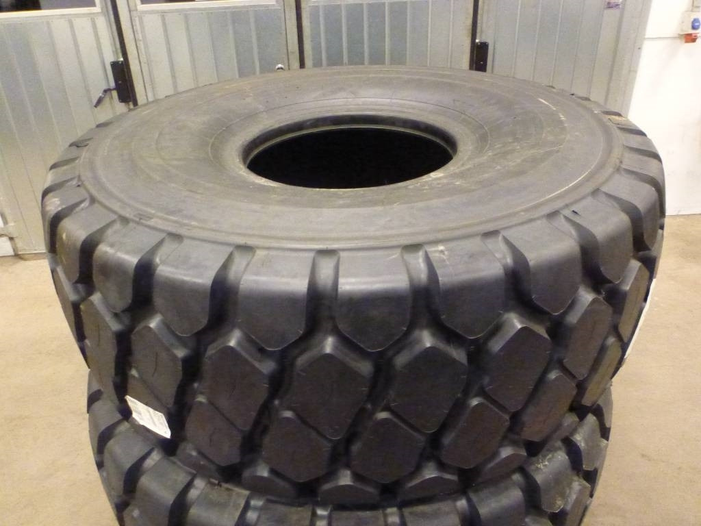 Yokohama 26,5 R25 RB31 - Tire for Construction machinery: picture 1 Yokohama 26,5 R25 RB31 - Tire for Construction machinery: picture 1