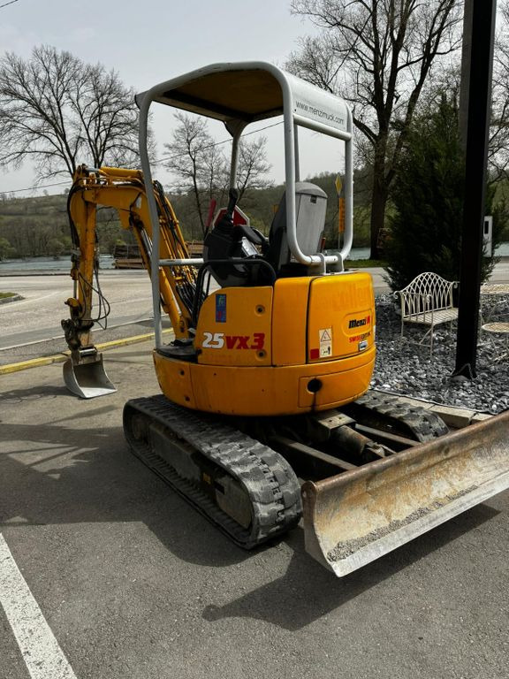 IHI 25VX3, 2.5ton, SWISS Machine IHI 25VX3, 2.5ton, SWISS Machine - Mini excavator: picture 2 IHI 25VX3, 2.5ton, SWISS Machine IHI 25VX3, 2.5ton, SWISS Machine - Mini excavator: picture 2