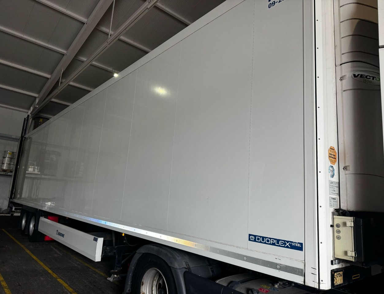 Krone SZ,Carrier Vector1550, -20C°,Duoplex steel - Closed box semi-trailer: picture 1 Krone SZ,Carrier Vector1550, -20C°,Duoplex steel - Closed box semi-trailer: picture 1