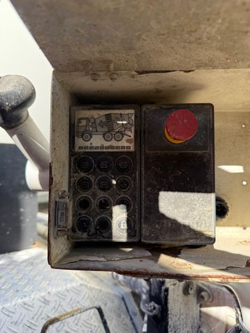 Concrete mixer truck MAN TGS 32.440 8x4, Euro 6, Liebherr 9m3: picture 11 Concrete mixer truck MAN TGS 32.440 8x4, Euro 6, Liebherr 9m3: picture 11