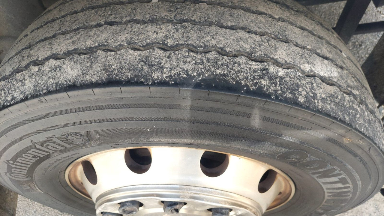 Cab chassis truck Scania R124LB 420 4x2, Euro 3: picture 16