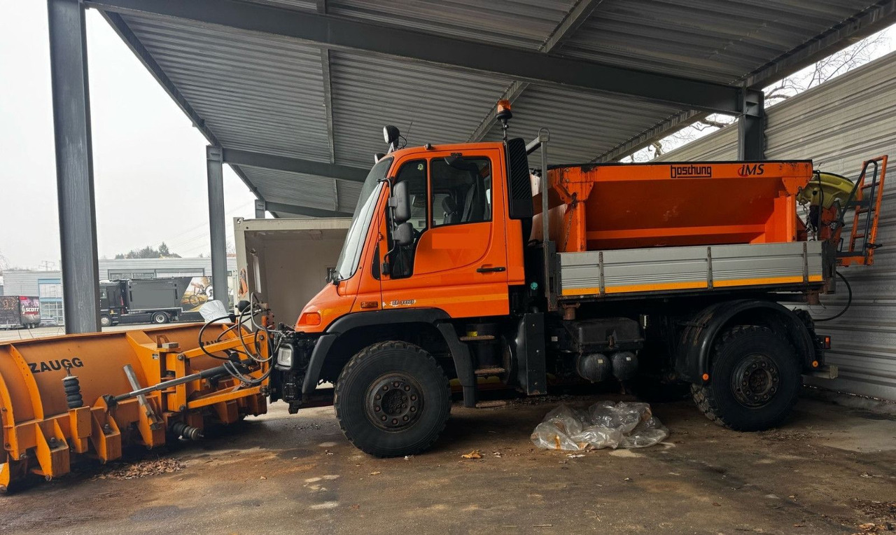 Unimog U400 4x4, Winterdienst, Schild+Streuer - Truck: picture 3 Unimog U400 4x4, Winterdienst, Schild+Streuer - Truck: picture 3