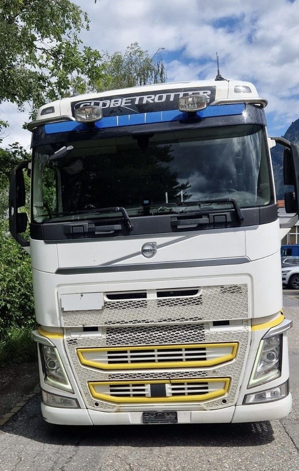 Volvo FH460 4x2R, E6, Ladebordwand - Curtainsider truck: picture 3 Volvo FH460 4x2R, E6, Ladebordwand - Curtainsider truck: picture 3