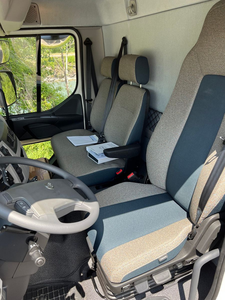 Leasing of Volvo FL280 4x2, E6, Wohnwagen + 2 Pferdeplaetze Volvo FL280 4x2, E6, 7.40m Chassis, Fahrgestell Volvo FL280 4x2, E6, Wohnwagen + 2 Pferdeplaetze Volvo FL280 4x2, E6, 7.40m Chassis, Fahrgestell: picture 12 Leasing of Volvo FL280 4x2, E6, Wohnwagen + 2 Pferdeplaetze Volvo FL280 4x2, E6, 7.40m Chassis, Fahrgestell Volvo FL280 4x2, E6, Wohnwagen + 2 Pferdeplaetze Volvo FL280 4x2, E6, 7.40m Chassis, Fahrgestell: picture 12