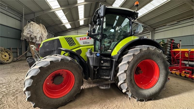 Claas AXION 830 CEBIS - Farm tractor: picture 1 Claas AXION 830 CEBIS - Farm tractor: picture 1