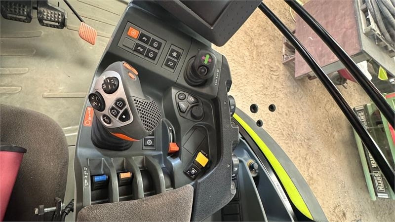 Claas AXION 830 CEBIS - Farm tractor: picture 2 Claas AXION 830 CEBIS - Farm tractor: picture 2