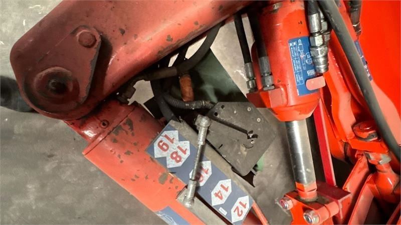 Kuhn Vari Master 183 6 Furet 183  - Plow: picture 3 Kuhn Vari Master 183 6 Furet 183  - Plow: picture 3