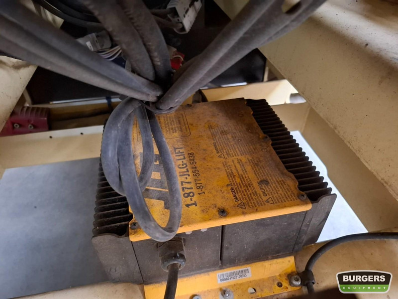 Scissor lift JLG 3246ES: picture 8 Scissor lift JLG 3246ES: picture 8